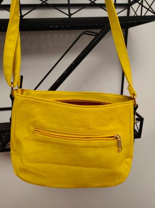 Bolso amarillo bandolera