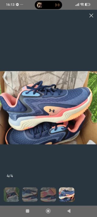 Zapatillas Under Armour azules y rosas