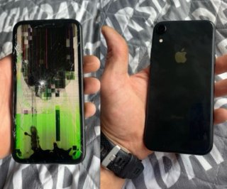 4 iPhones RI