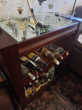 Mueble Bar Botellero de Madera con Ruedas
