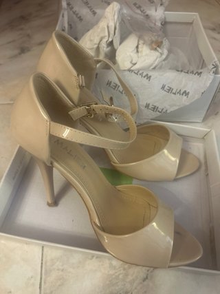 Sandali con tacco nude