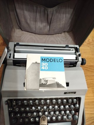 Máquina de escribir Erika Clásica