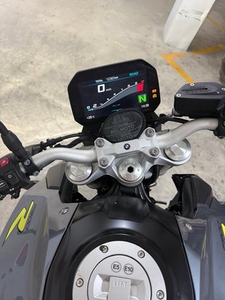 BMW F900R 105cv Gris Moto Naked año 2023