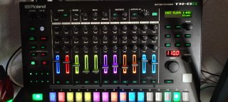 Roland TR-8S Rhythm Performer