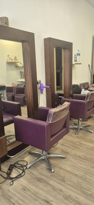Traspaso peluquería CAMPANAR lista para trabajar