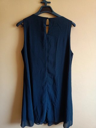 Vestido negro con pedrería