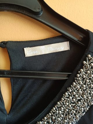 Vestido negro con pedrería