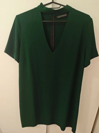 Vestido Zara verde con escote pico