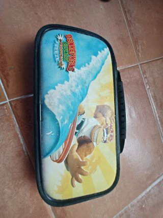 Nintendo Switch + Custodia + Controller + scheda SD 64g