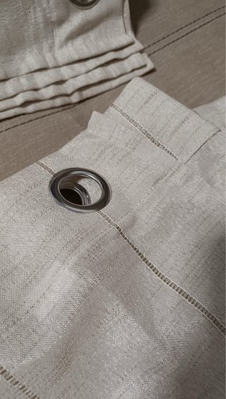 Visillo beige con ojales