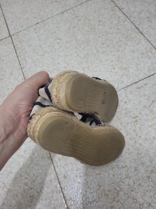 Sandalias de cuña a rayas