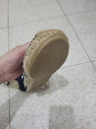 Sandalias de cuña a rayas