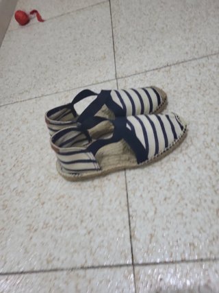 Sandalias de cuña a rayas
