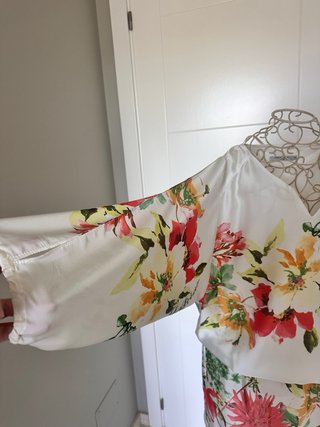 Vestido kimono satén estampado floral