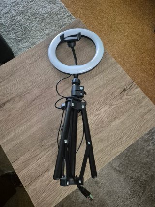 Anello di luce LED con treppiede