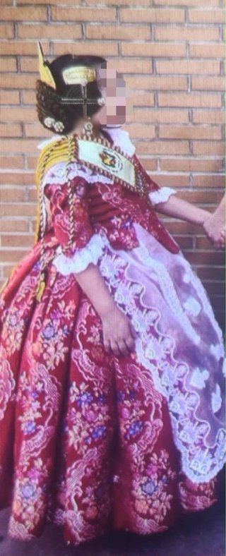 Traje de Fallera Talla 6-9 años, en perfecto estad