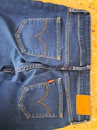 Pantalón vaquero mujer Levi's azul talla 27.