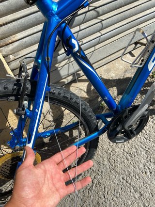 Bicicleta Scott Azul y blanca de montaña (leer).