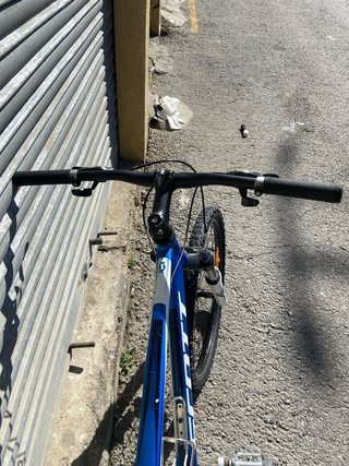 Bicicleta Scott Azul y blanca de montaña (leer).