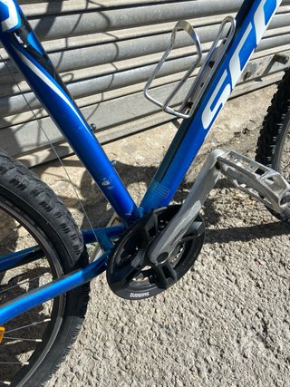 Bicicleta Scott Azul y blanca de montaña (leer).