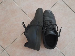 Sneakers basse nere Champion usate uomo n.43