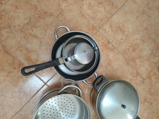 Lote de ollas y cazo