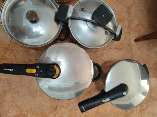 Lote de ollas y cazo