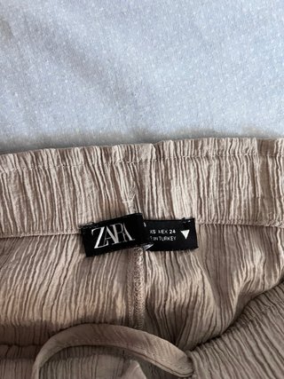 Pantalones beige oscuro Zara