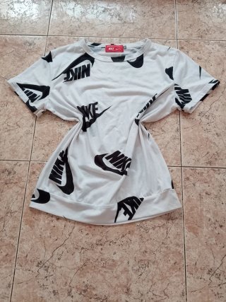 Camiseta Nike Blanca Estampada
