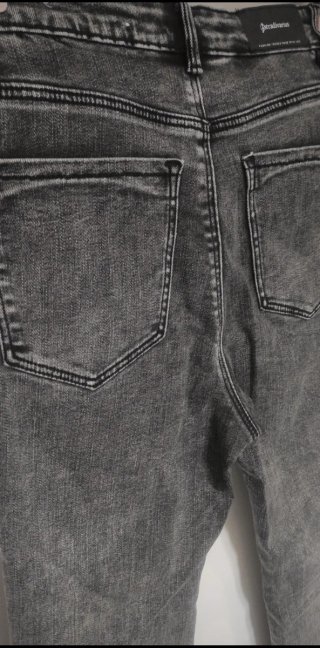 Vaqueros pitillo grises talla 38