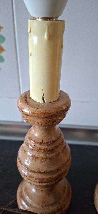 Coppia Lampade Vintage in Legno da Comodino