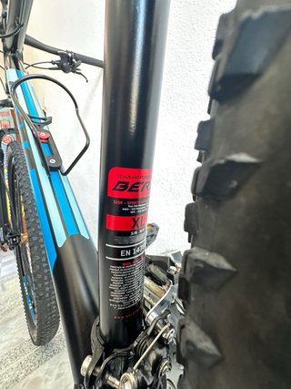 Bicicleta MTB Trail Rock Negra y Azul