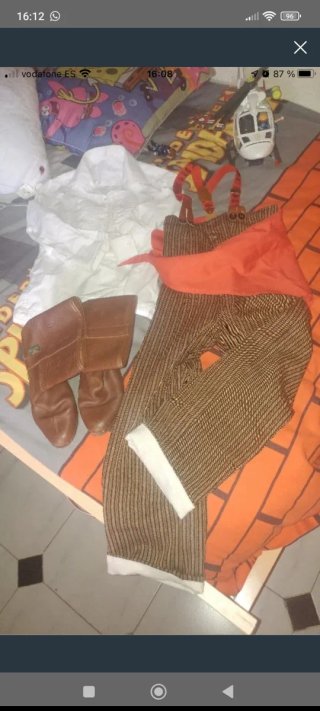 Traje campero y botas marrones