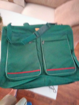 Bolso Portatrajes Veneto Verde con Bolsillos