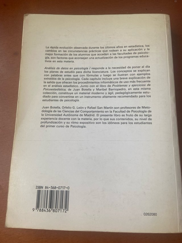 Análisis de datos en psicología I - Pirámide