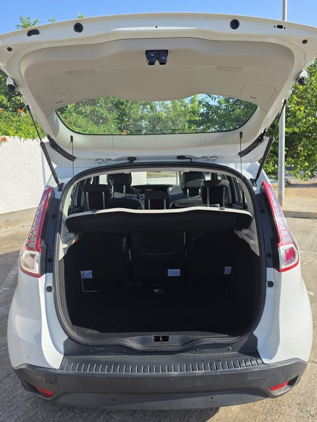 Renault Megane Scenic 1.6 DCI 130 CV año 2011
