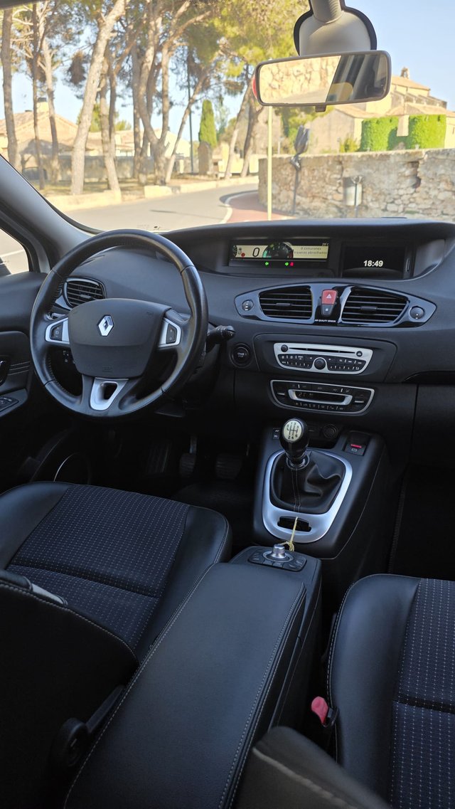 Renault Megane Scenic 1.6 DCI 130 CV año 2011