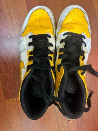 Zapatillas Nike Air Jordan 1 Mid Amarillo