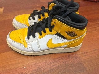 Zapatillas Nike Air Jordan 1 Mid Amarillo