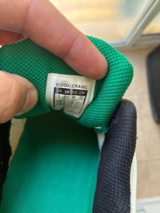 Zapatillas de pádel blancas y negras