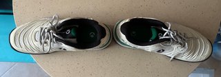 Zapatillas de pádel blancas y negras