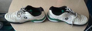 Zapatillas de pádel blancas y negras