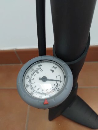 Inflador de Bicicleta con Manómetro