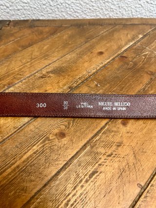 Cinturón de piel marrón