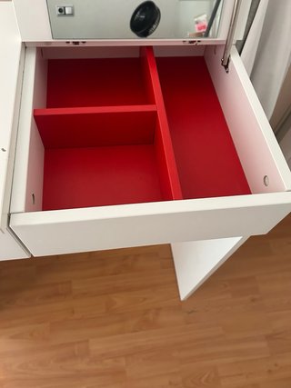 Tocador blanco Ikea con espejo