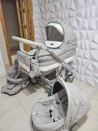 Carro Bebé Bebecar Gris y Blanco