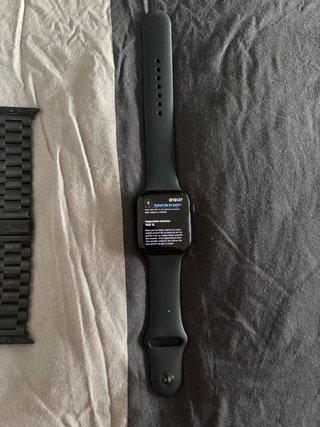 Apple Watch SE 3 44mm Space Gray