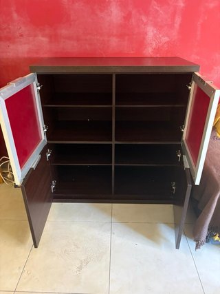 Mueble Auxiliar IKEA Bestå Rojo y Marrón