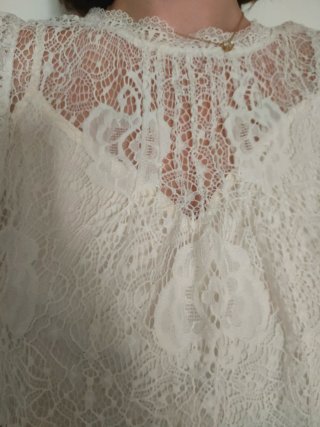 Top Zara encaje beige