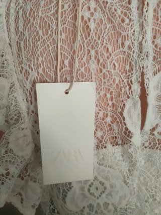 Top Zara encaje beige